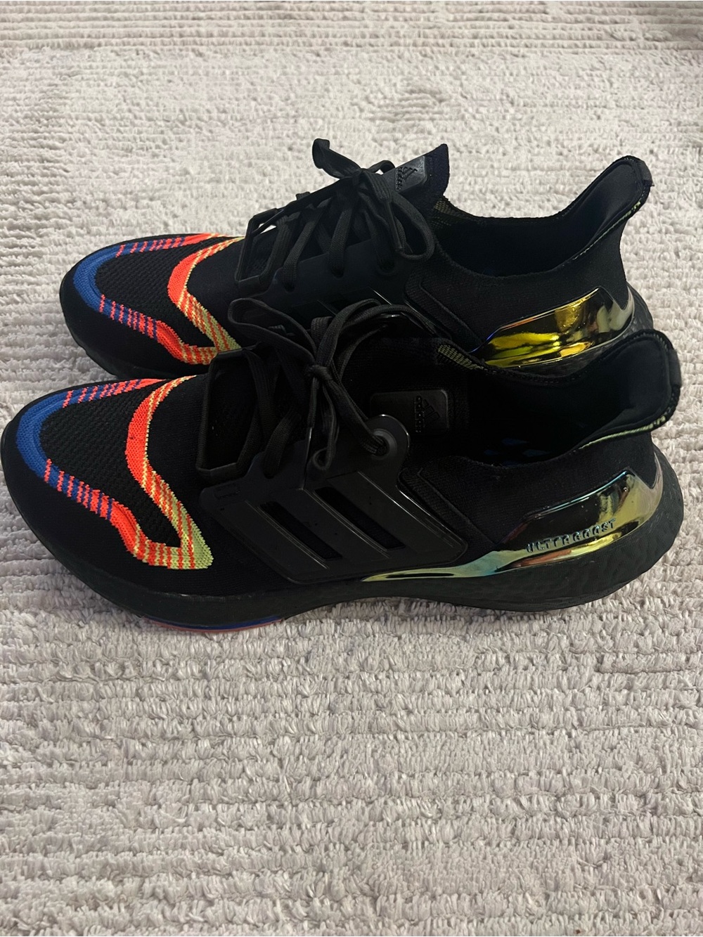 adidas UltraBoost 22 "Linear Energy Black” size 10 - Picture 3 of 7